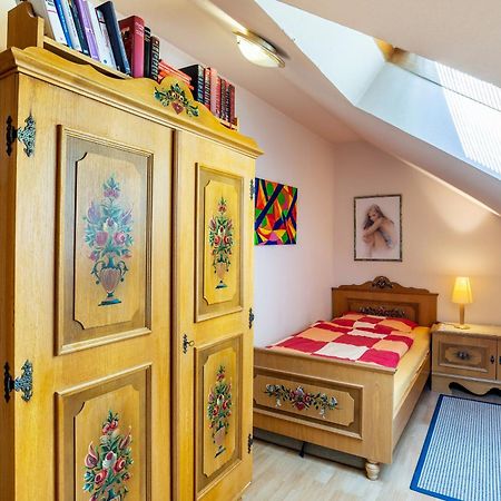 Haus Guenter Und Valeria Apartment Gossersweiler-Stein Екстериор снимка