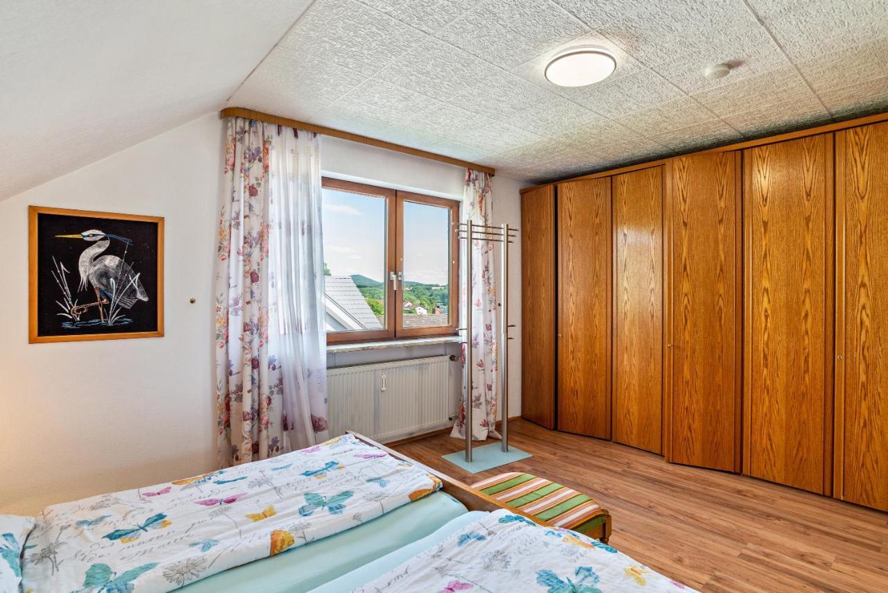 Haus Guenter Und Valeria Apartment Gossersweiler-Stein Екстериор снимка