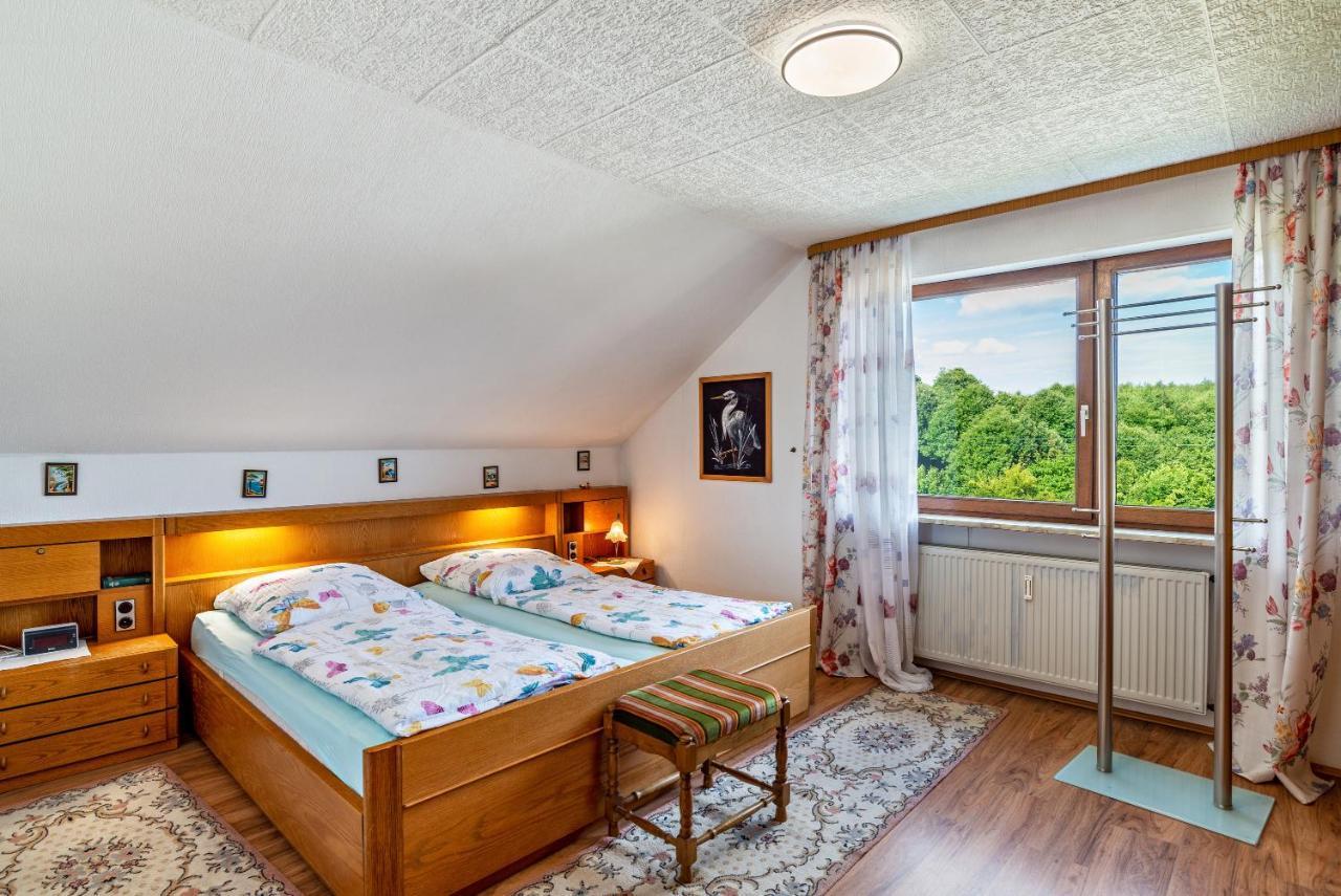 Haus Guenter Und Valeria Apartment Gossersweiler-Stein Екстериор снимка