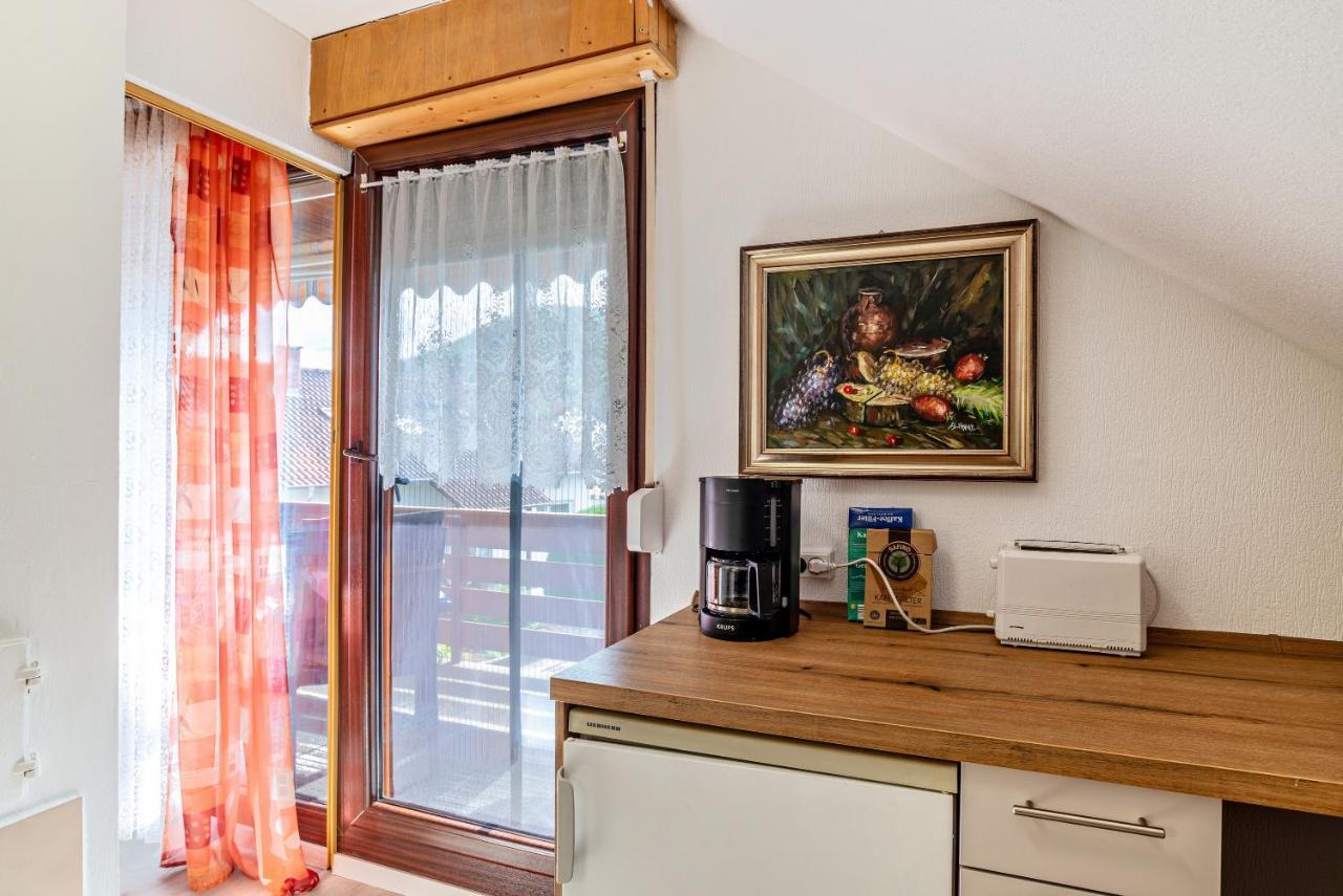 Haus Guenter Und Valeria Apartment Gossersweiler-Stein Екстериор снимка