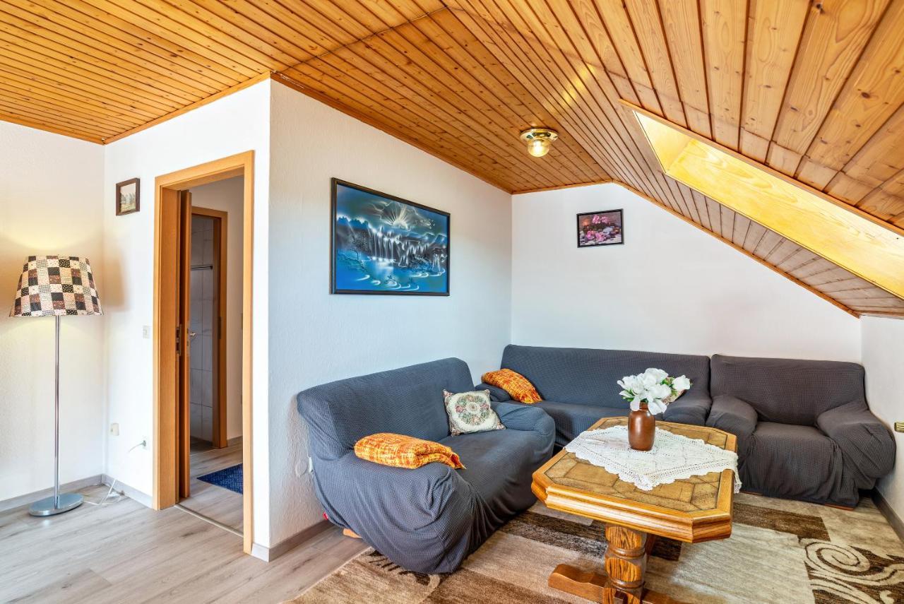 Haus Guenter Und Valeria Apartment Gossersweiler-Stein Екстериор снимка
